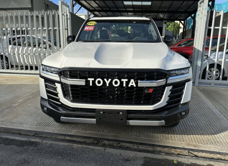 TOYOTA LAND CRUISER GR SPORT TW DIESEL 2023_0