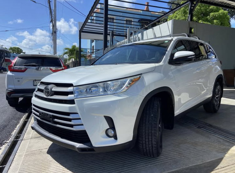 Toyota Highlander LE 2018_2