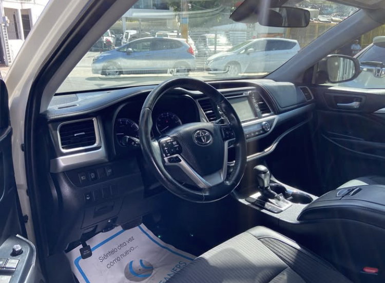 Toyota Highlander LE 2018_3
