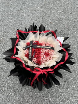 33 Stalk Hearts-Shaped Soap Rose Bouquet  