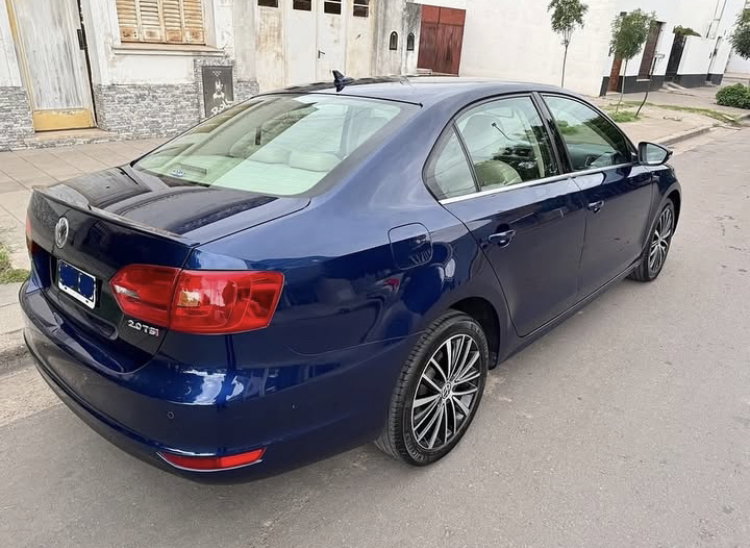 Vento Sportline 2.0 TSI 2011_3