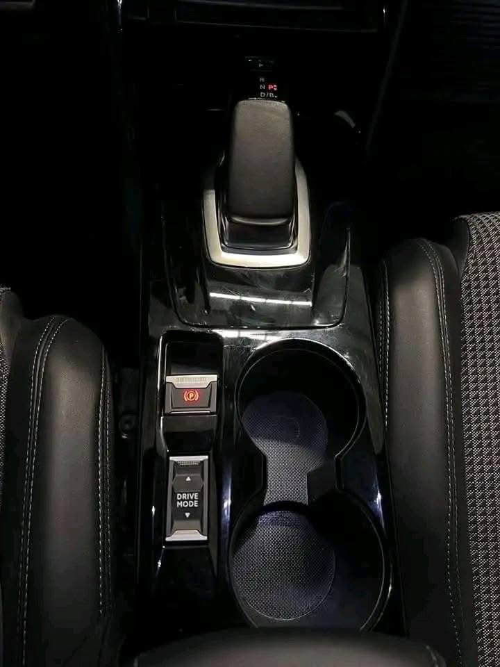 Peugeot 2008  / 2021 _8