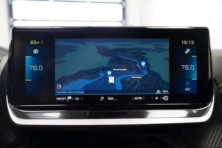 Peugeot 208 /2022_5