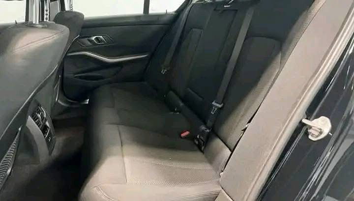 BMW 318i / 2021_6