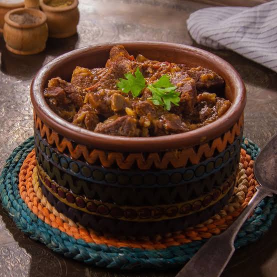 Beef Cubes & Onions Tajin - طاجن مكعبات لحمة بالبصل