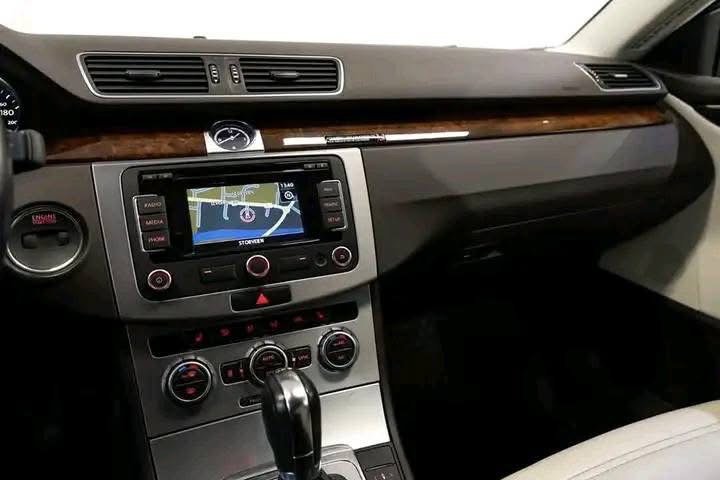 Volkswagen Passat CC / 2013_8