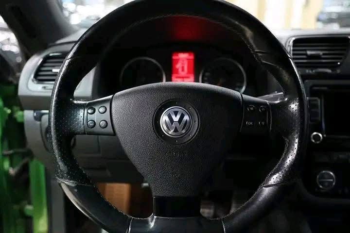 Volkswagen Scirocco / 2009_9