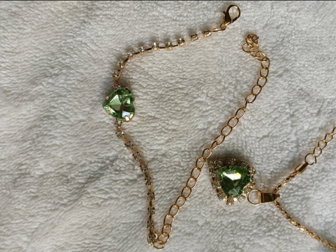 Fashion Necklace with Matching Earings_8