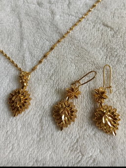 Fashion Necklace with Matching Earings