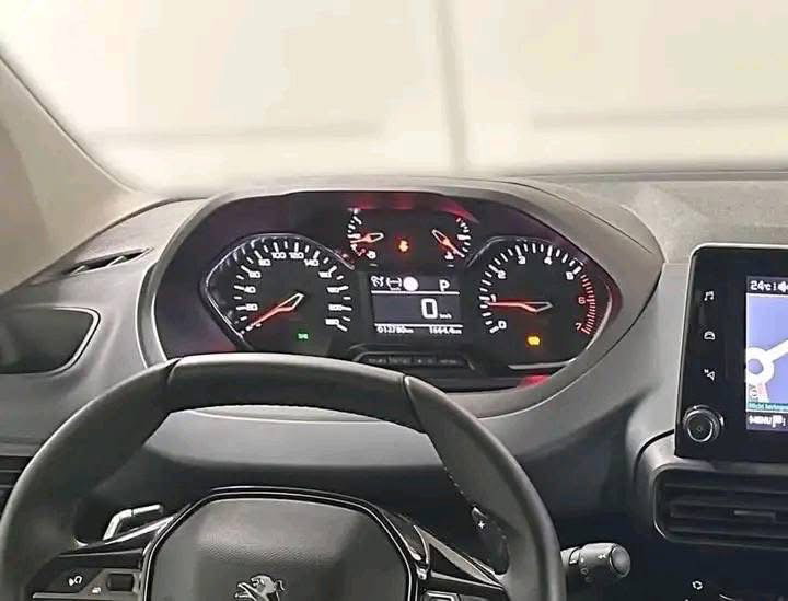 Peugeot Rifter 130  / 2023 _4