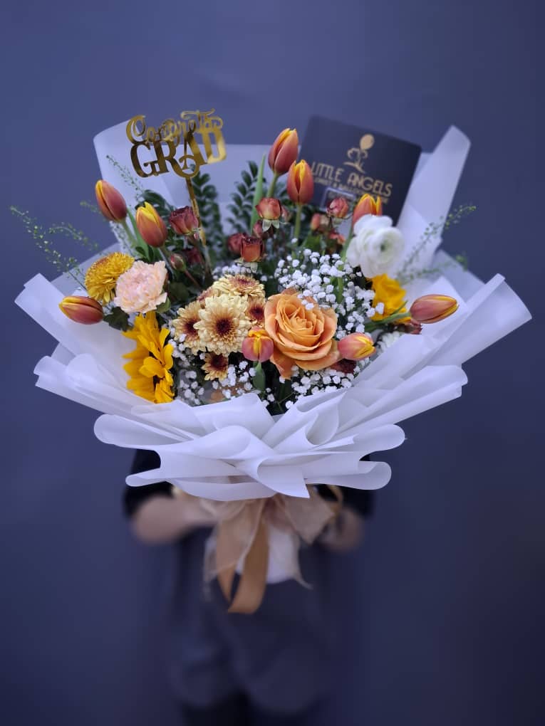 Premium Graduation Bouquet - Tulip_0
