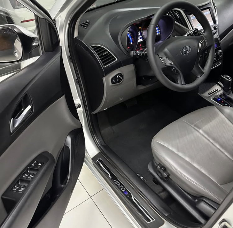 Hyundai HB20 Berline Premium 1.6 Flex_9