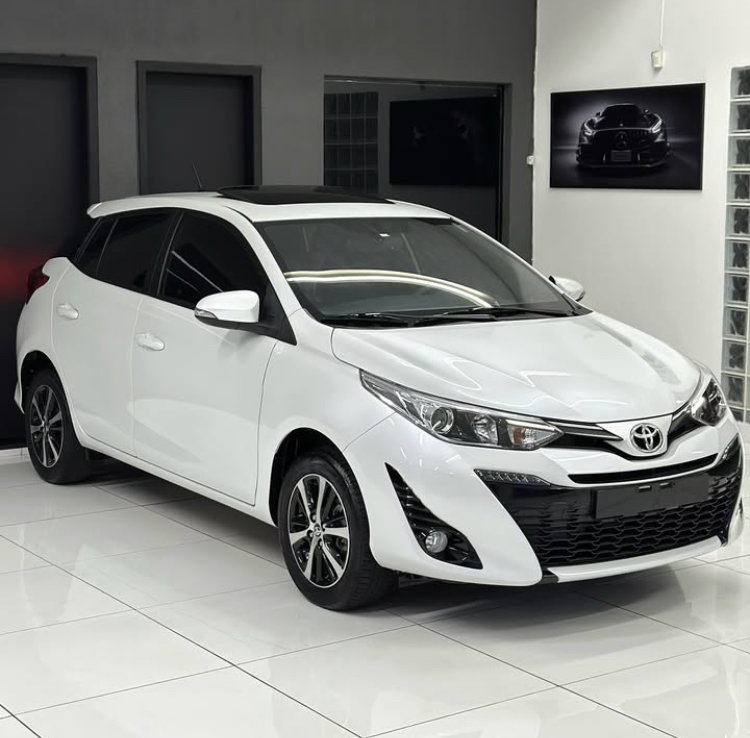 Toyota Yaris XLS 2021_1