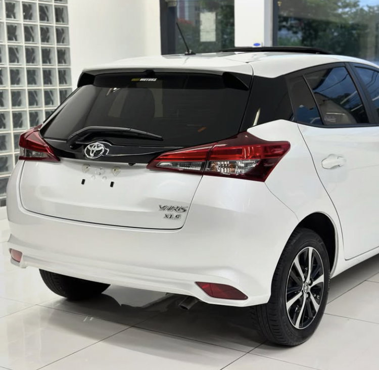 Toyota Yaris XLS 2021_2