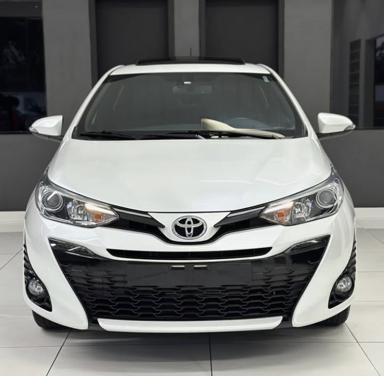 Toyota Yaris XLS 2021_0