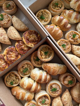 Party Box (8 Pax)
