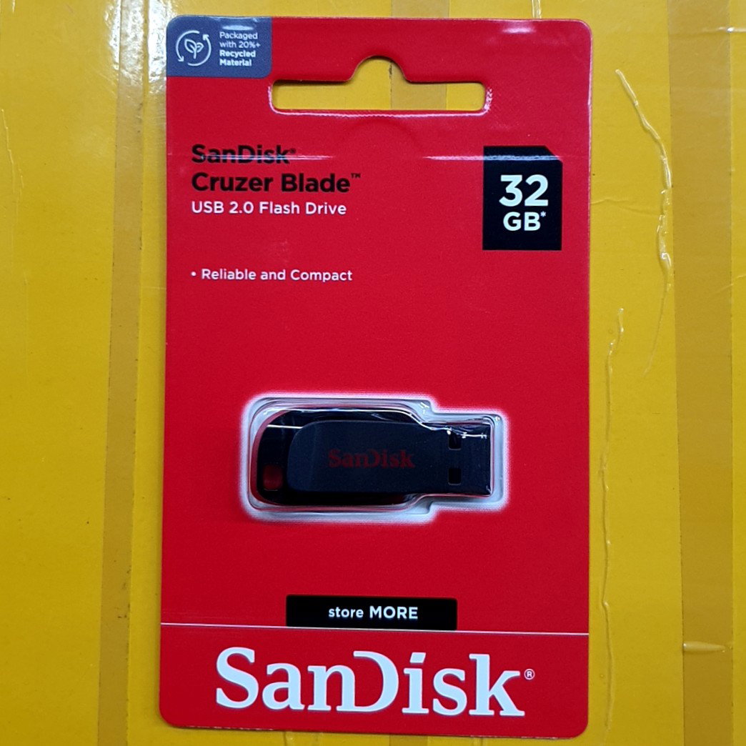 32GB Sandisk Cruzer Blade Flashdisk