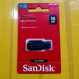 16GB Sandisk Cruzer Blade Flashdisk