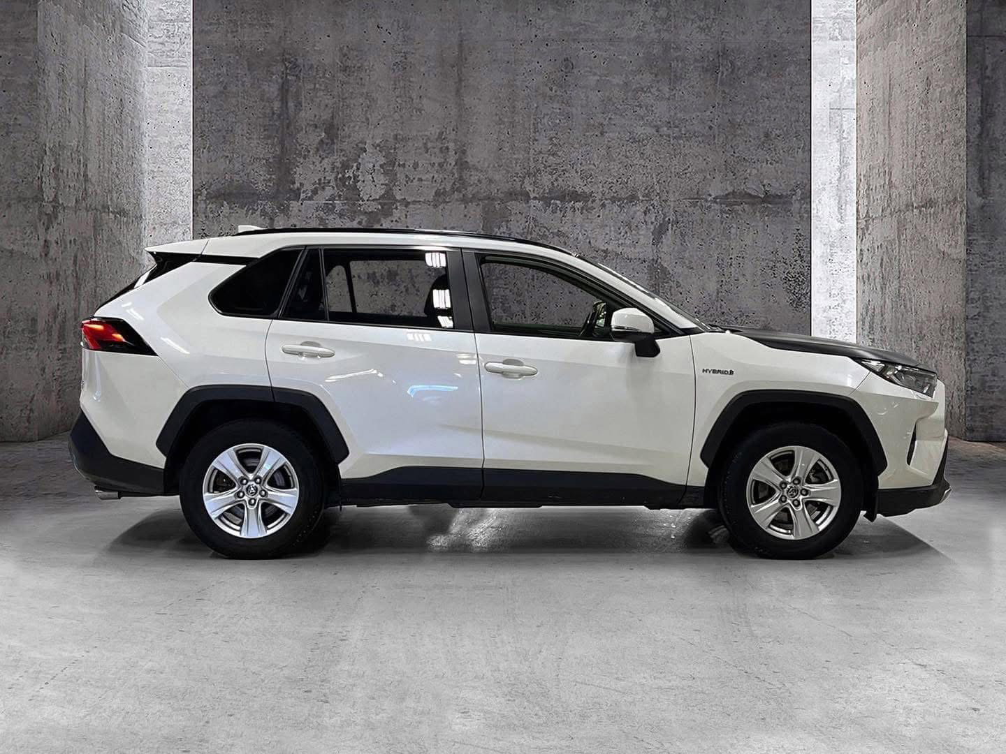 Toyota RAV4 /2021 _4