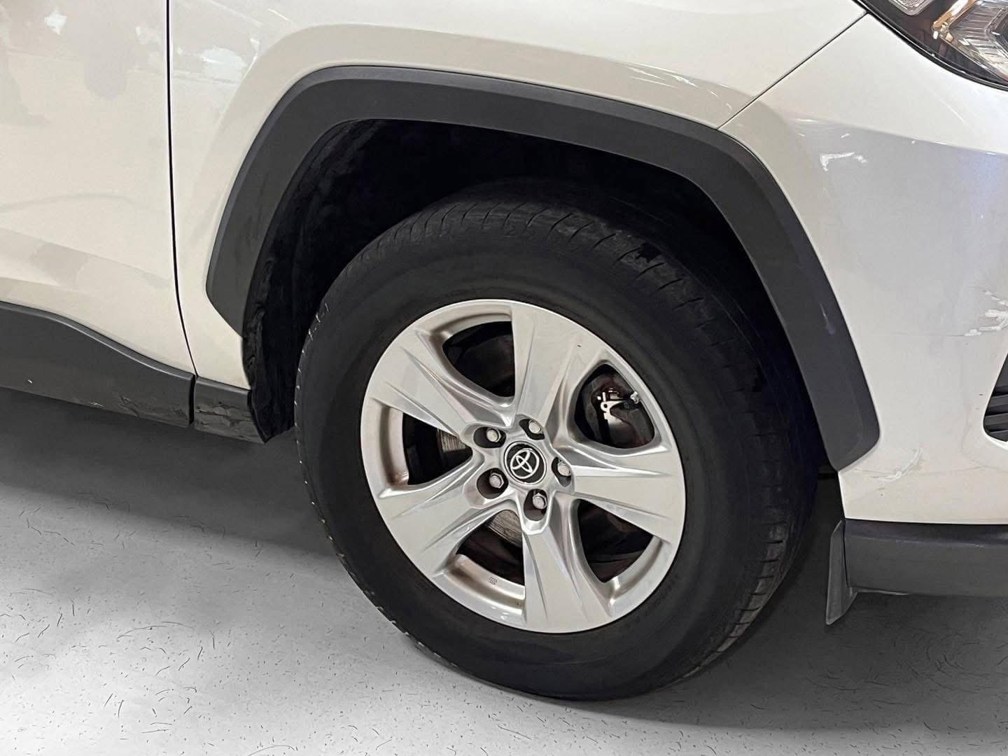 Toyota RAV4 /2021 _3