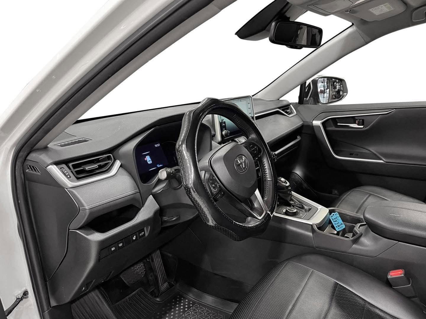 Toyota RAV4 /2021 _1