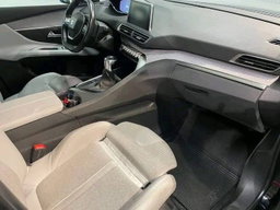 Peugeot 3008 1.5 bluehdi 130CV 2018