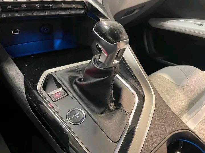 Peugeot 3008 1.5 bluehdi 130CV 2018_6