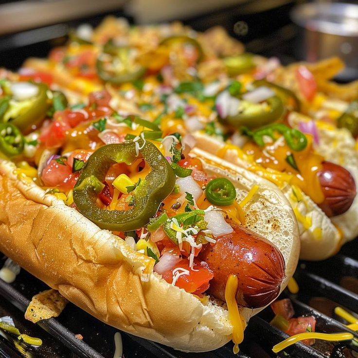 🌭 Hot Dogs (Served with Fries & a Free Drink)