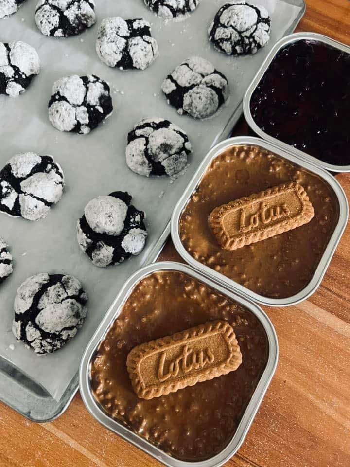Moist Chocolate Crinkles_1