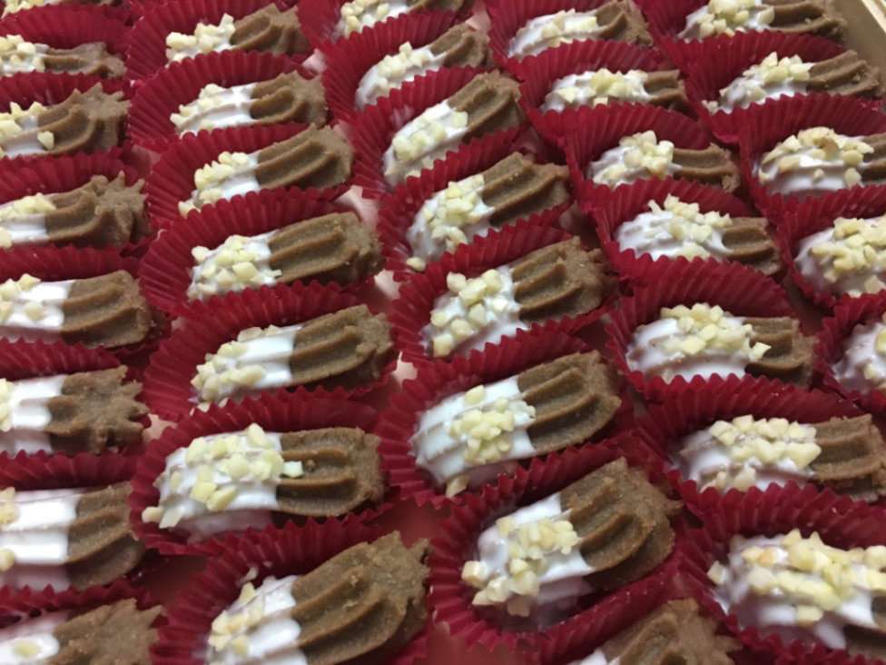 Biskut Viennese Finger Badam