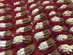 Biskut Viennese Finger Badam