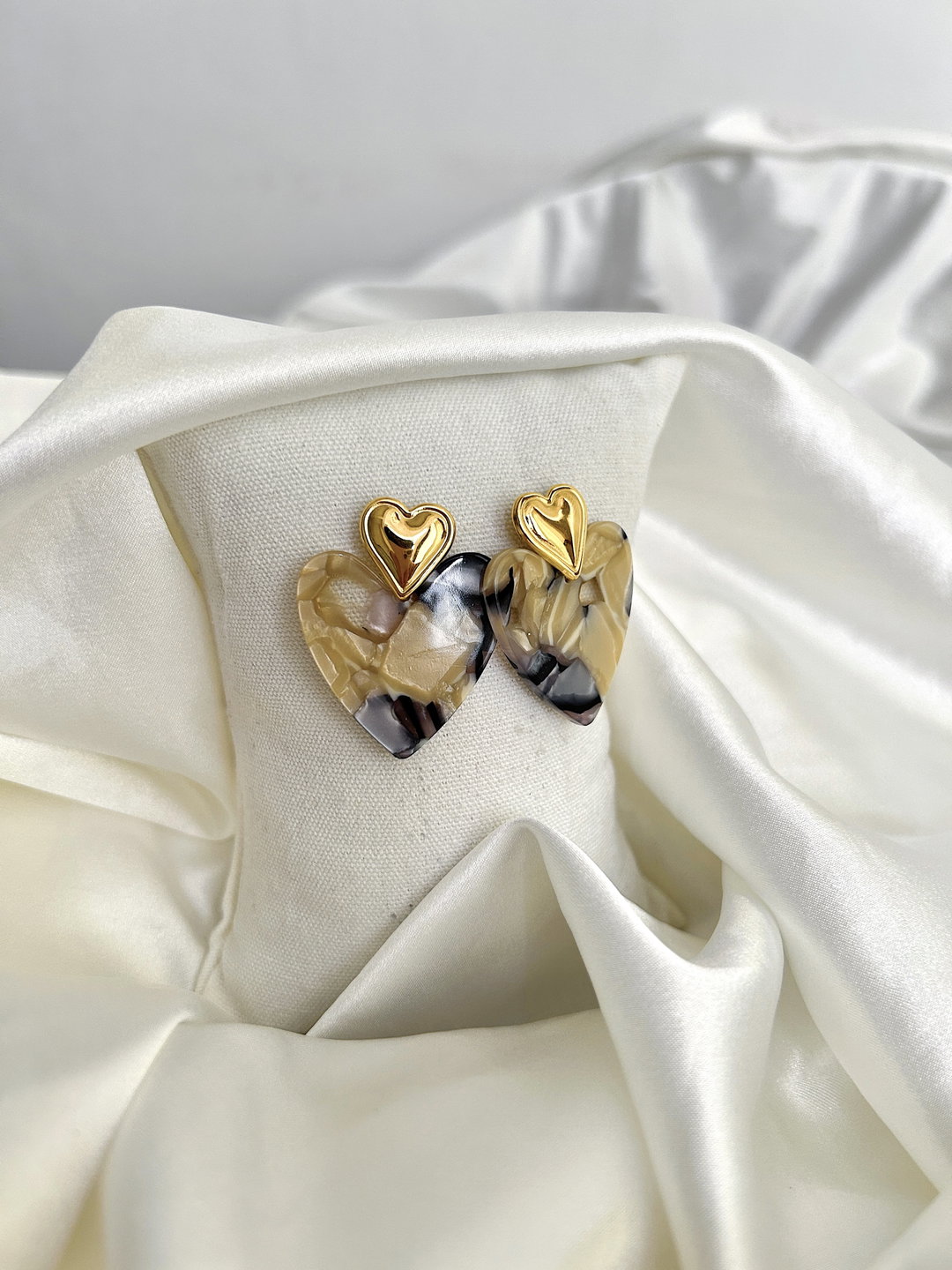 Beige Resin Heart