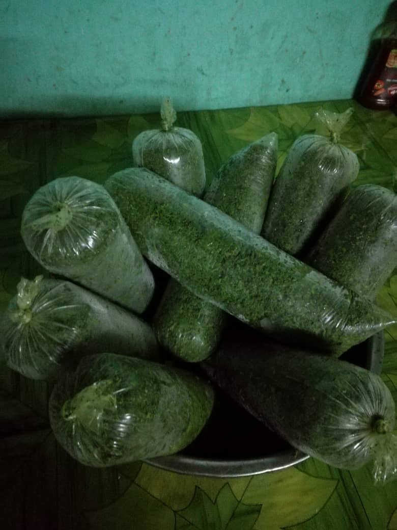 Feuilles de manioc _0