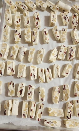 Almond or macadamia cranberry nougat (Top seller)