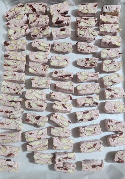Strawberry almond nougat with dried strawberry 