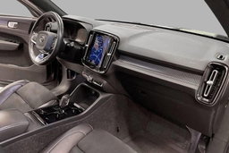 Volvo XC40  /2021