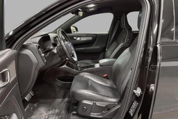 Volvo XC40  /2021