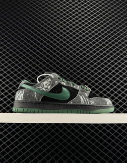 NIKE SB DUNK LOW ‘ There Skateboards ‘
