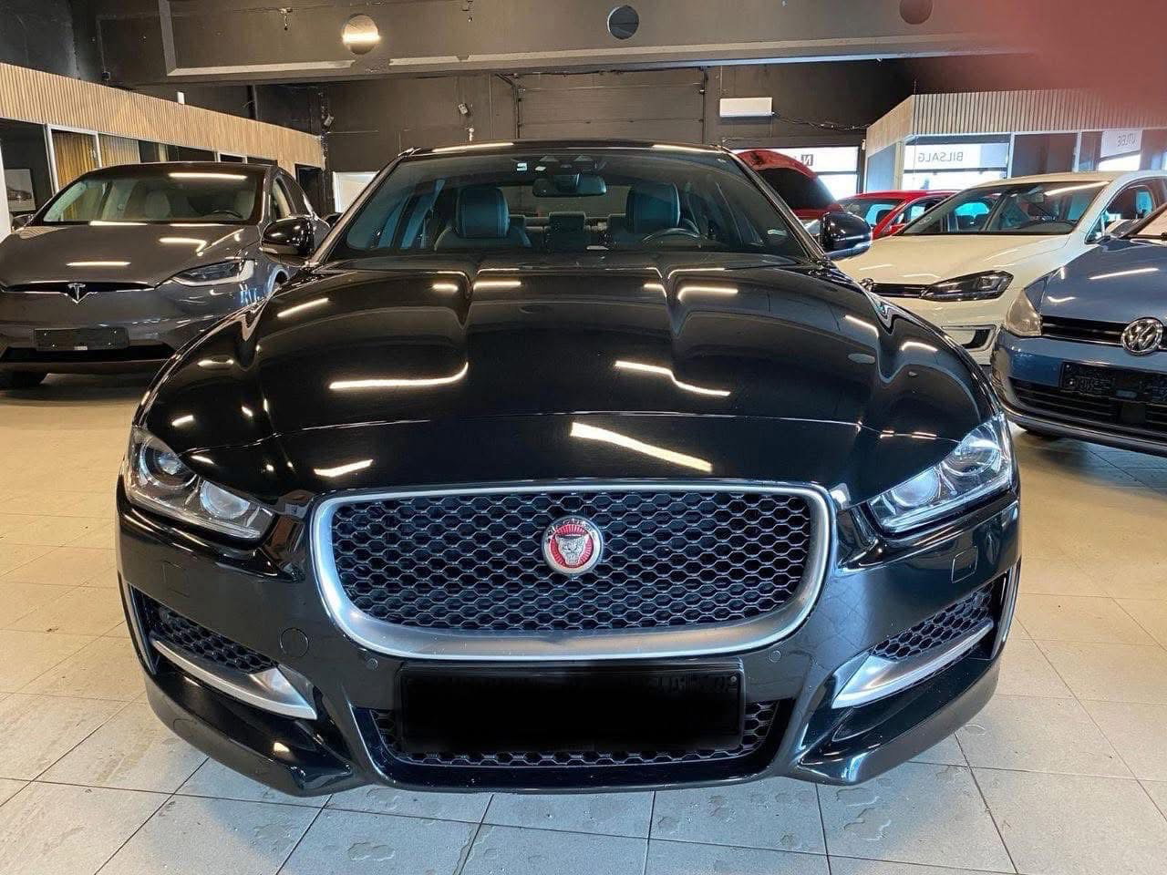 Jaguar XE /2016_0
