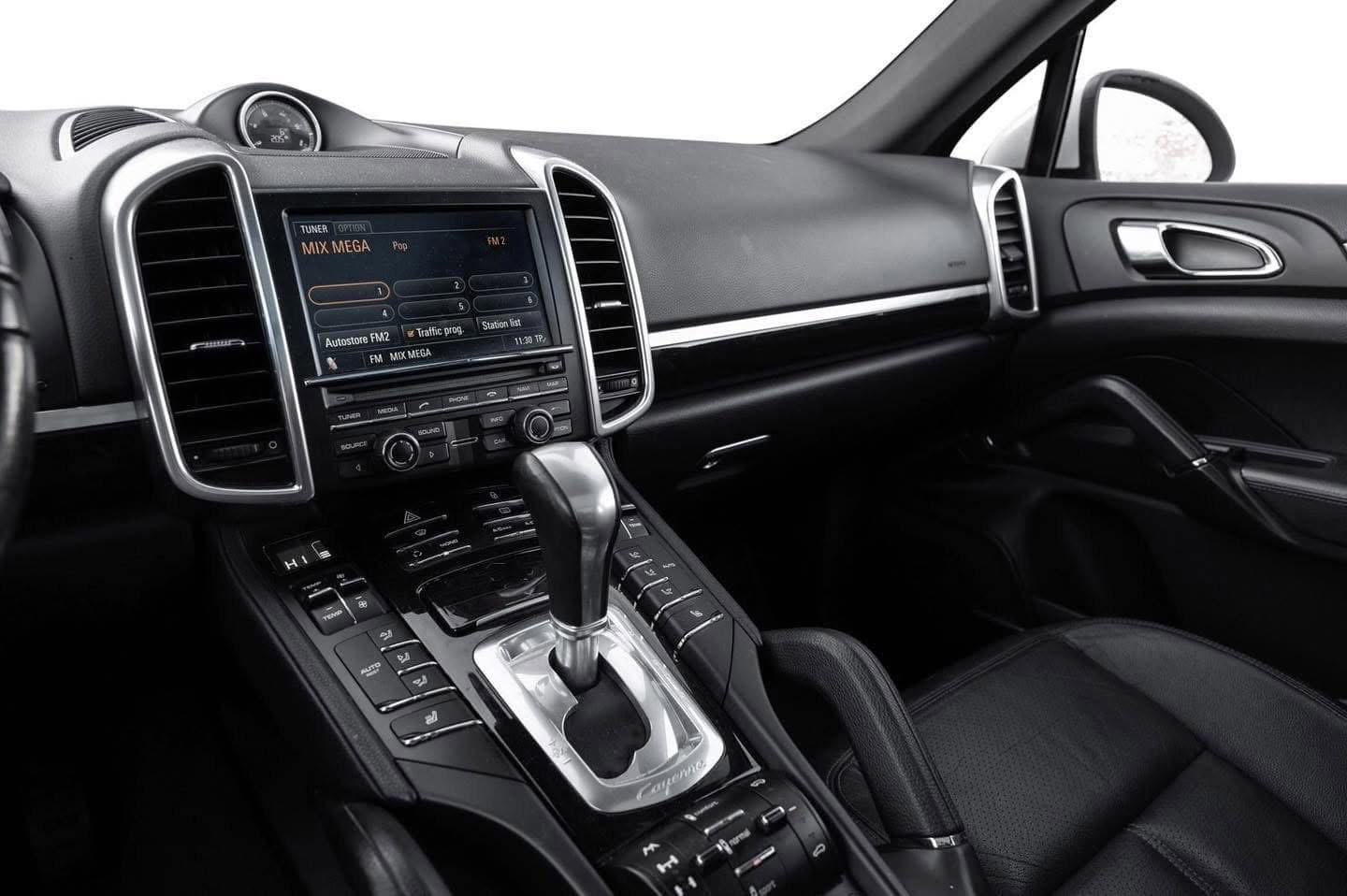 Porsche Cayenne /2012_9