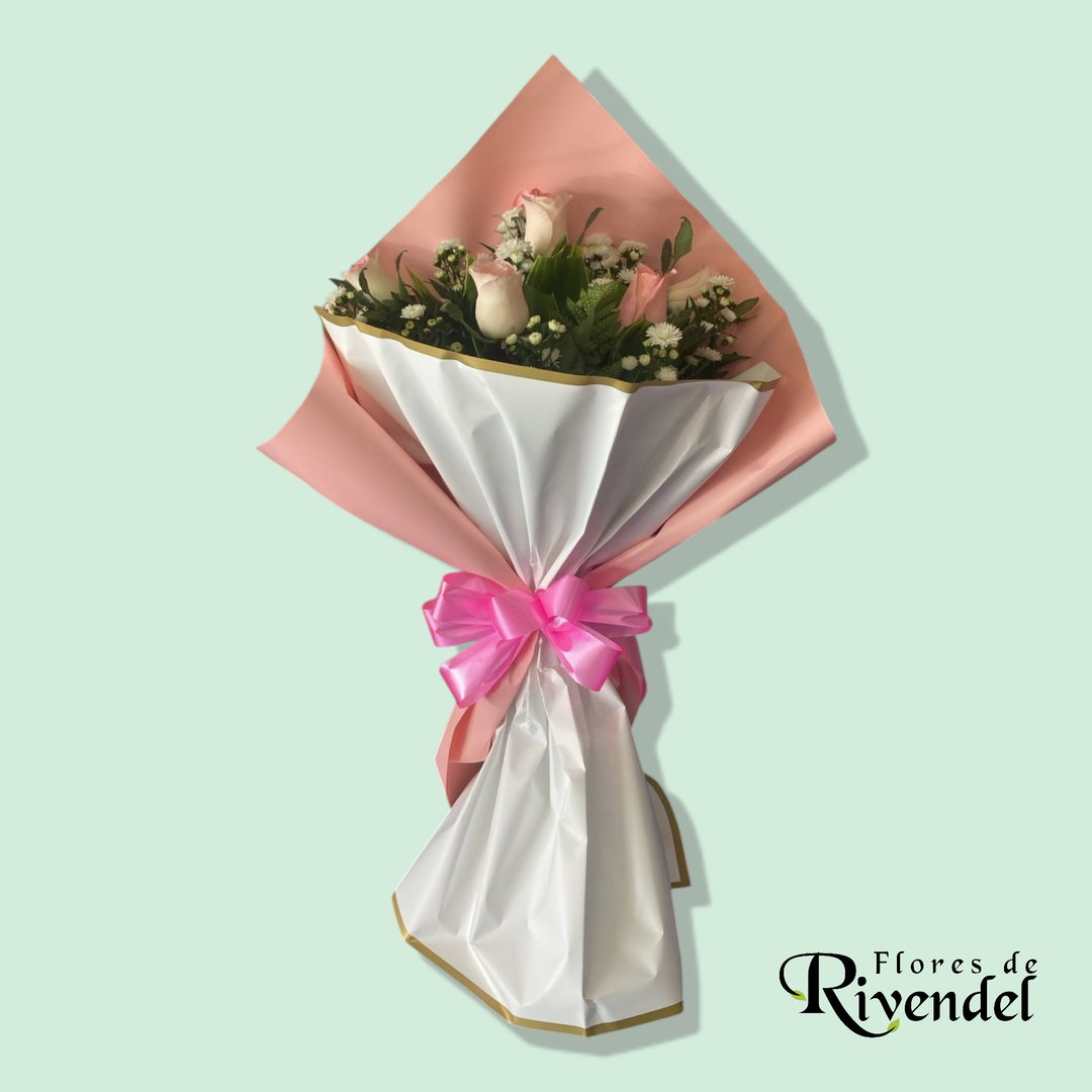 Ramo arreglado de 6 rosas en tonos pastel