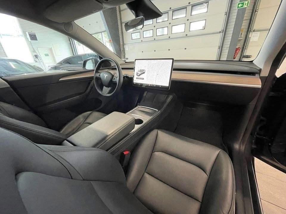 Modèle Y de Tesla  /2021_7