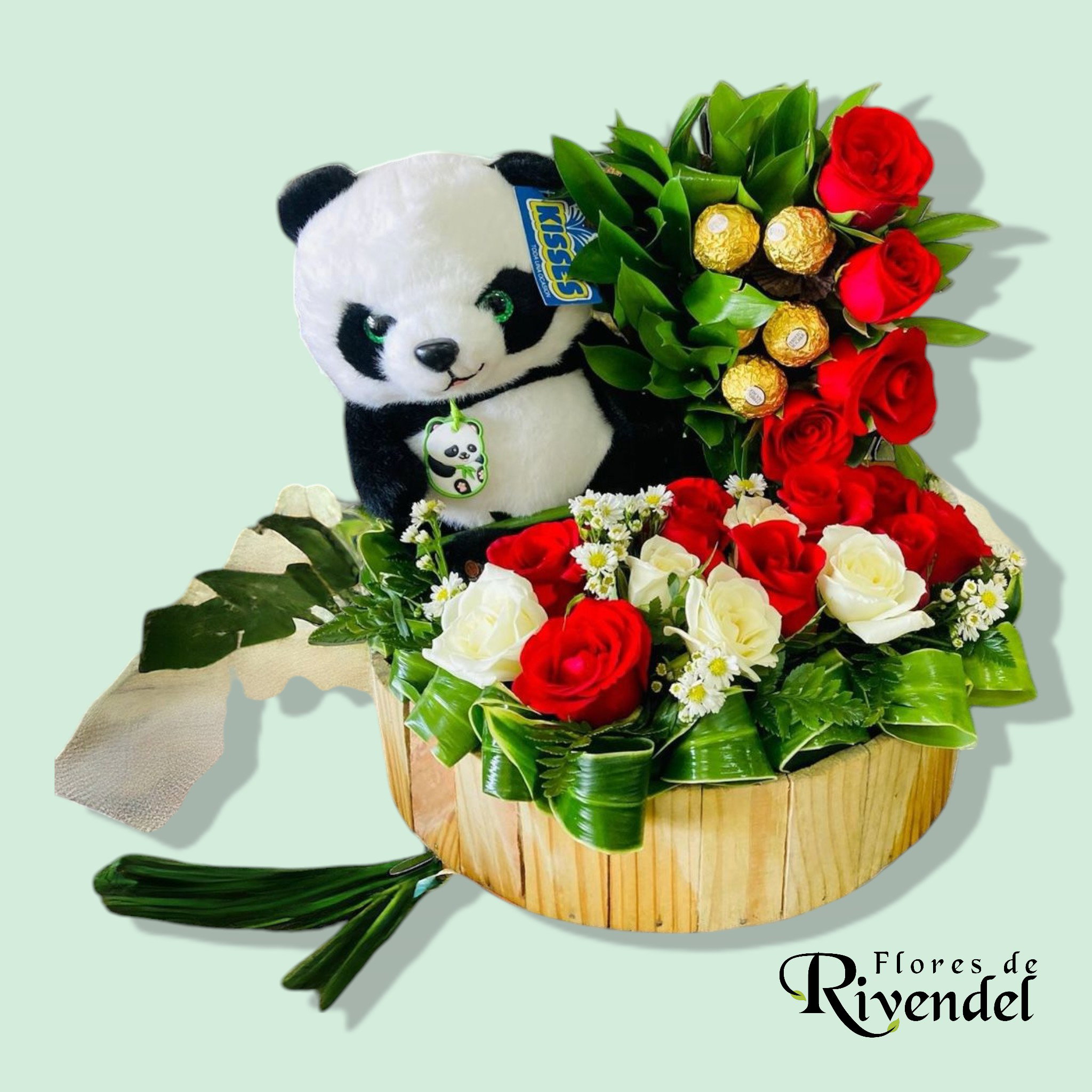 Arreglo en base de madera con peluche, rosas y chocolates_0
