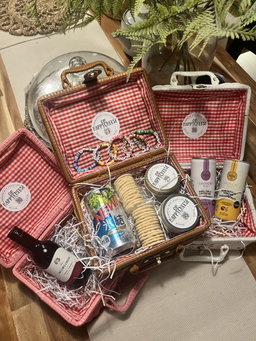 Gift Basket Set (WHILE STOCKS LAST!!)