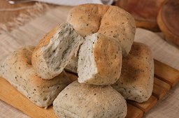 Hearty Bread Almond Spinach Pandesal