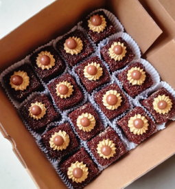 ᴍɪɴɪᴄᴀᴋᴇs 🍰