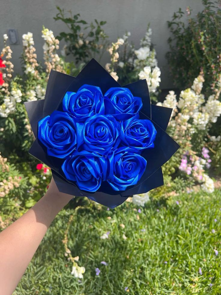 Ramo de Rosas Rojas con Corona