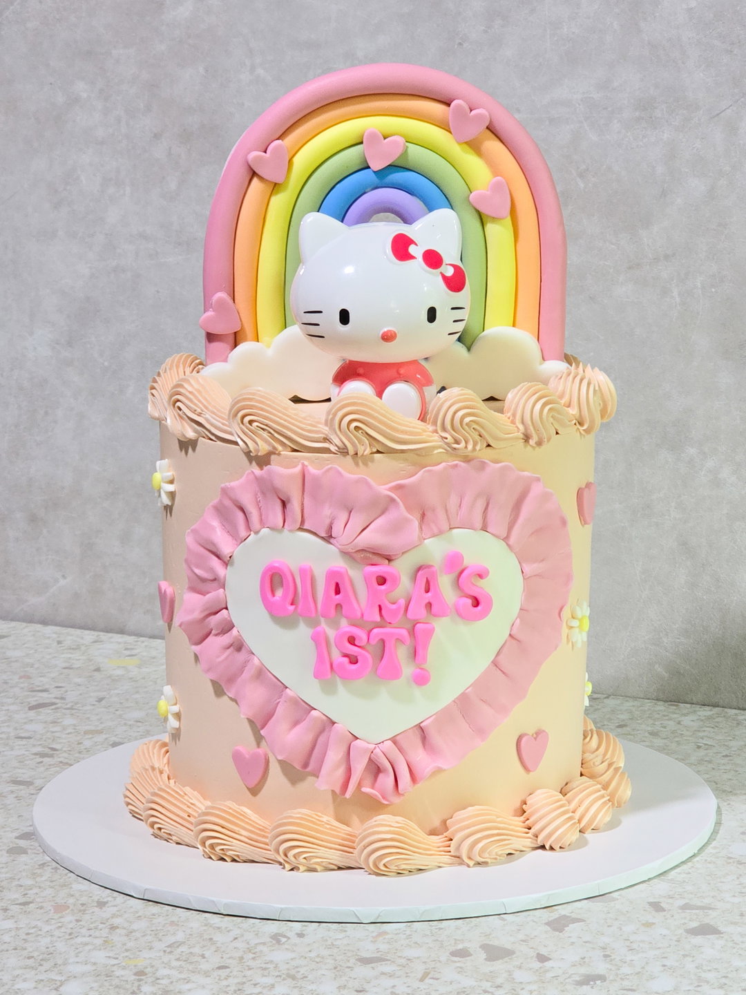Hello kitty cake