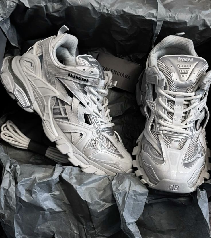 Balenciaga Track_0