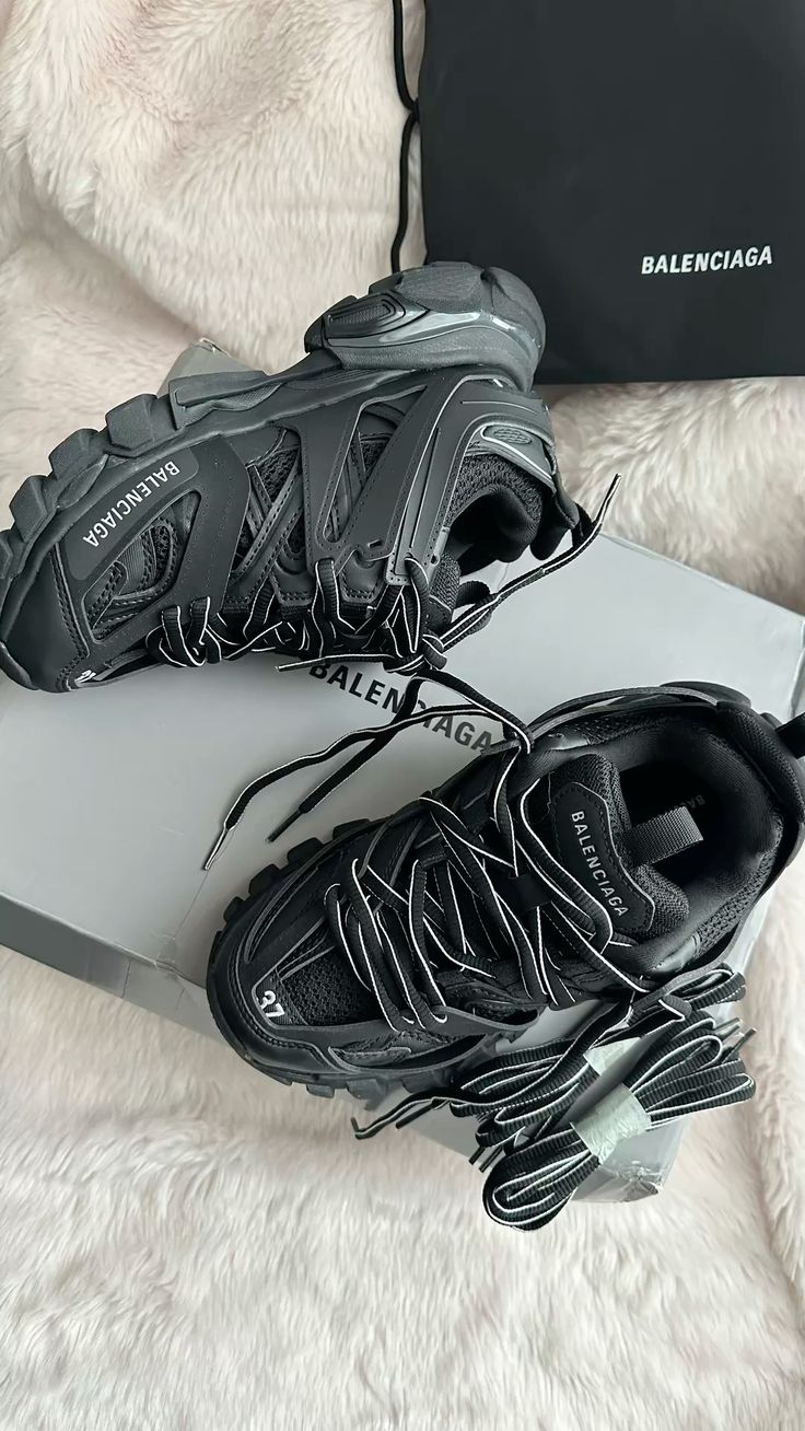 Balenciaga Track_1